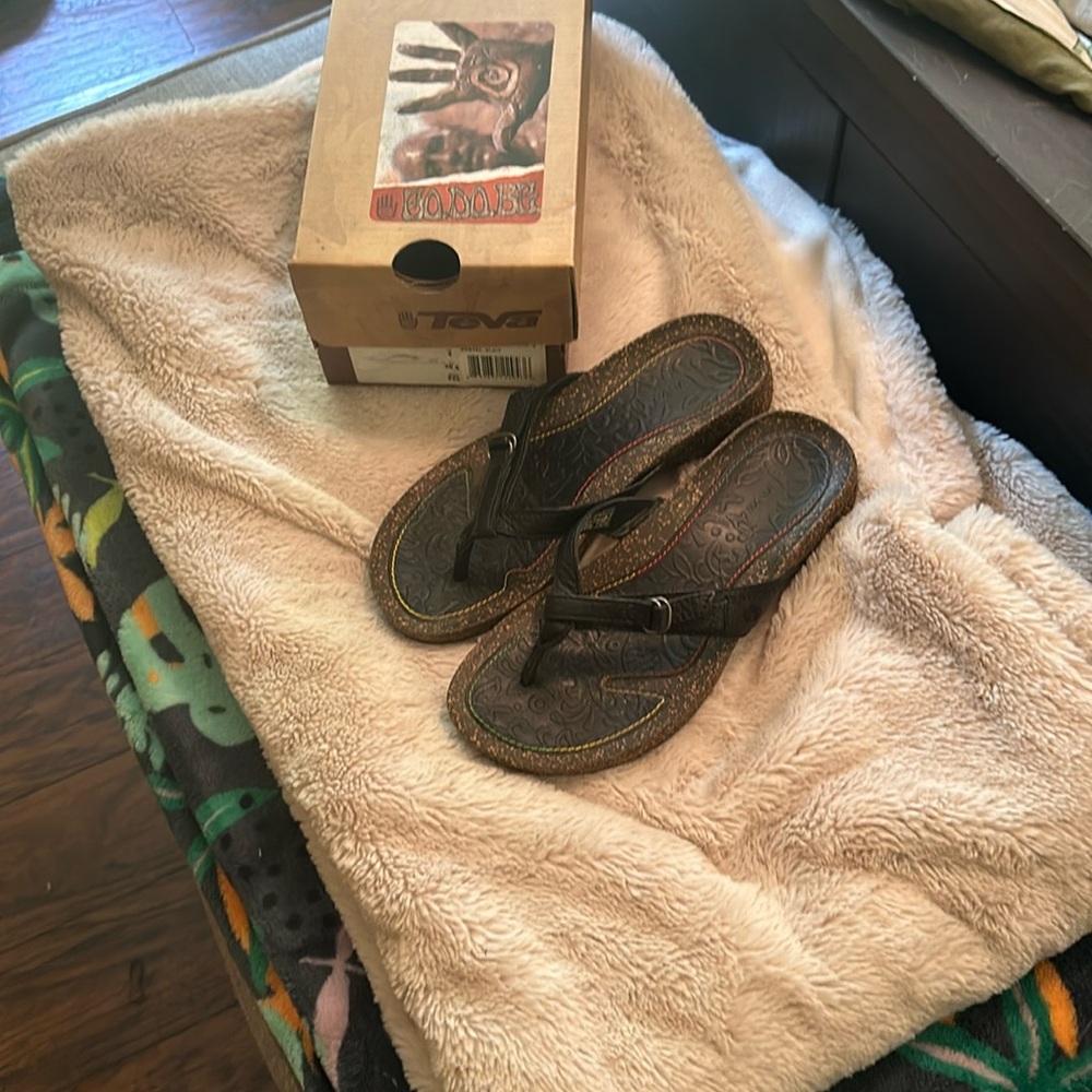 Teva Ventura Thong size 5.5 black